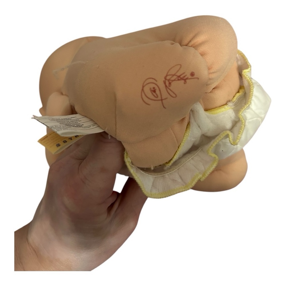 Cabbage Patch Kid with diaper - Picture 6 of 7